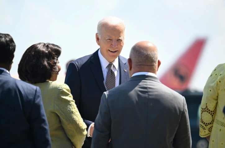 Le président américain Joe Biden à l'aéroport international de Luanda, en Angola, le 4 décembre 2024