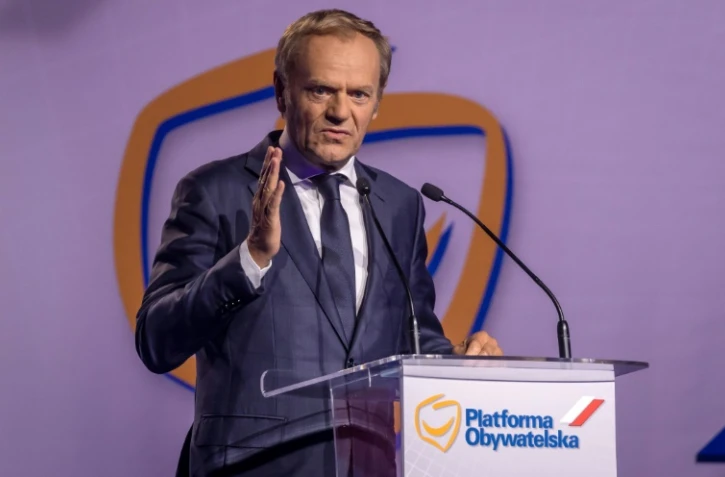 Donald Tusk a pris la tête du parti d'opposition civique en Pologne,  et s'exprime lors d'une réunon de ce parti, le 3 juillet 2021 à Varsovie