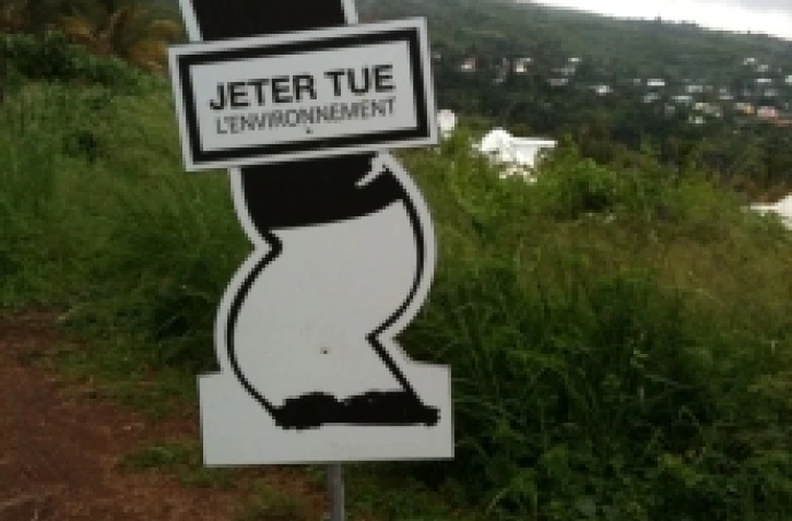 Campagne de prévention "Jeter tue l'environnement" (Photo : Nouvel'r)
