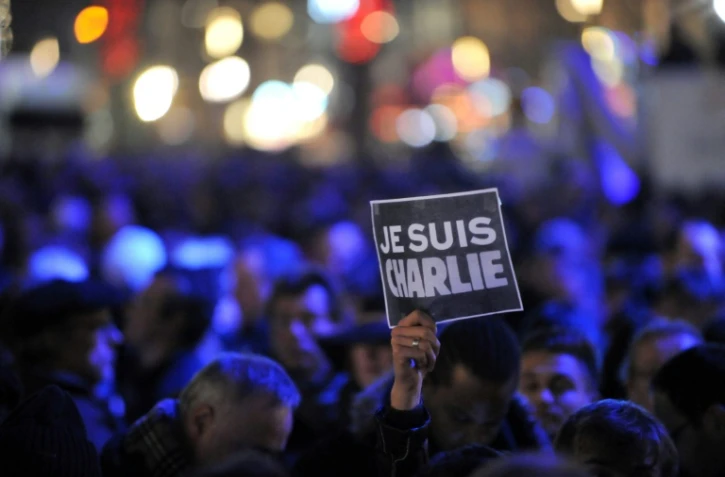 Lors d'un rassemblement en faveur de Charlie Hebdo, le 7 janvier 2015 à Clermont-Ferrand.
