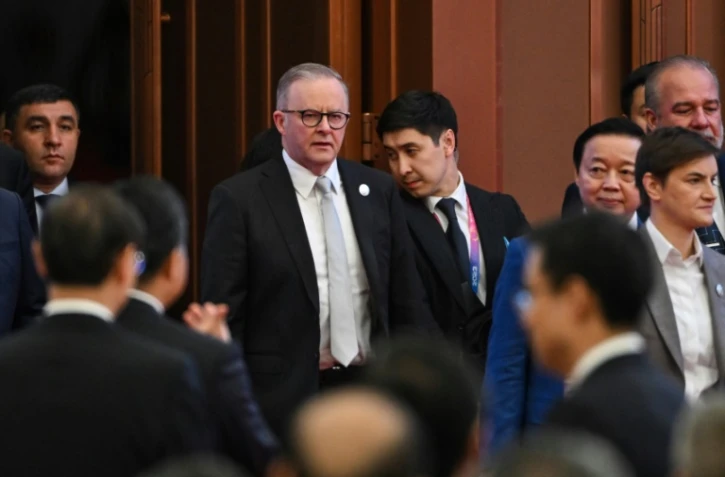 Le Premier ministre australien Anthony Albanese (au centre), le 5 novembre 2023 à Shanghai