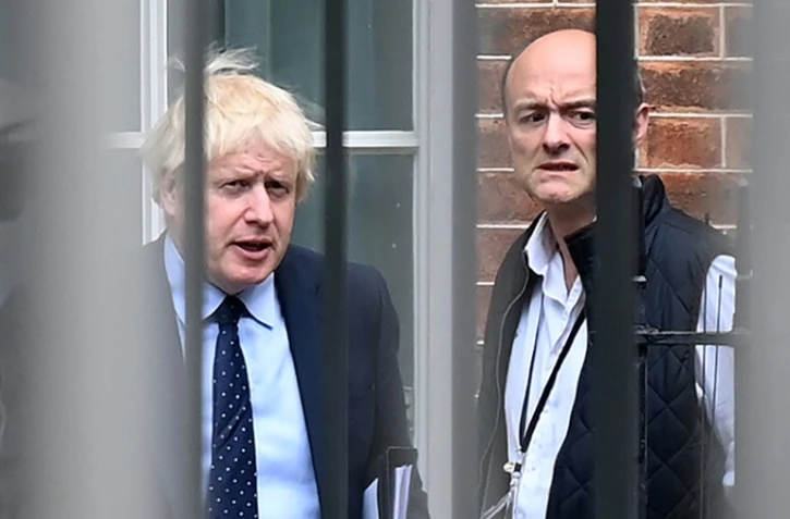 Le Premier ministre britannique Boris Johnson et son ancien conseiller Dominc Cummings le 3 septembre 2019 à Downing Street, le siège du gouvernement