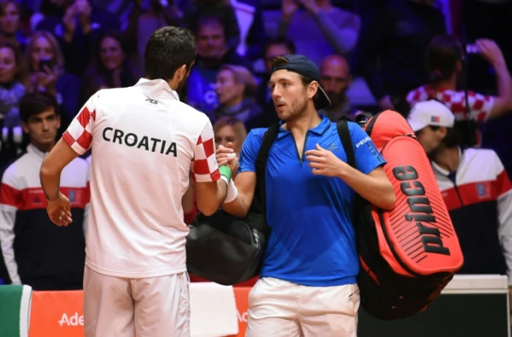 Lucas Pouille battue par Marin Cilic lors de la défaite de la France en finale de Coupe Davis à Villeneuve-d'Ascq le 25 novembre 2018