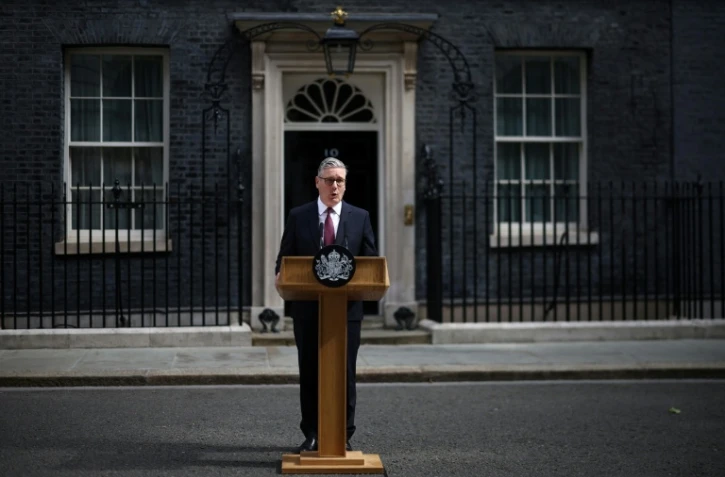Le Premier ministre britannique Keir Starmer annonce sa démission devant le 10 Downing Street, le 22 juin 2026 à Londres