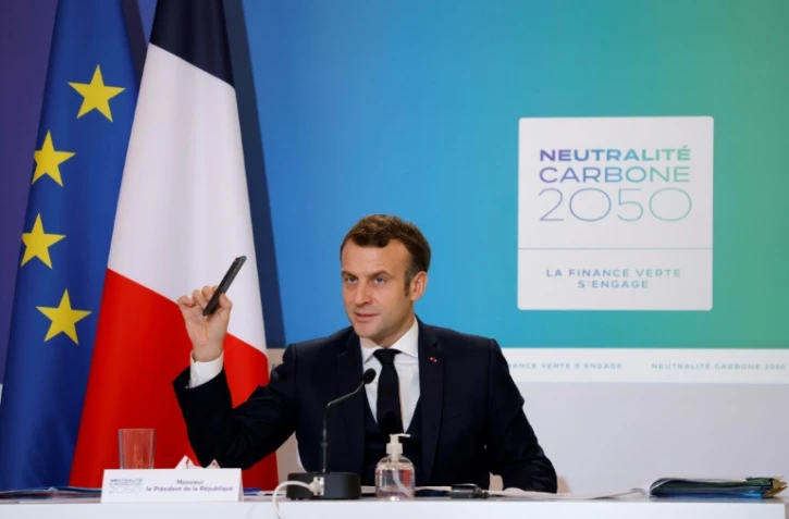 Le président Emmanuel Macron lors d'une visioconférence sur le climat à l'Elysée à Paris, le 12 décembre 2020