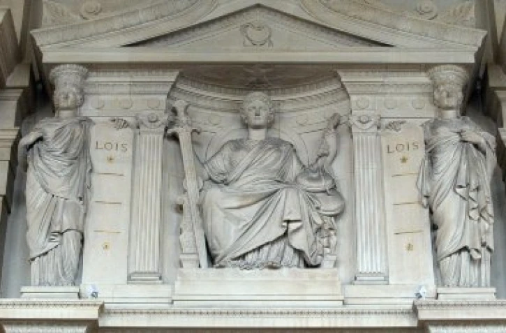 Vingt-trois ans après le braquage d'une agence bancaire parisienne, deux anciens bandits chevronnés comparaissent devant la cour d'assises de Paris