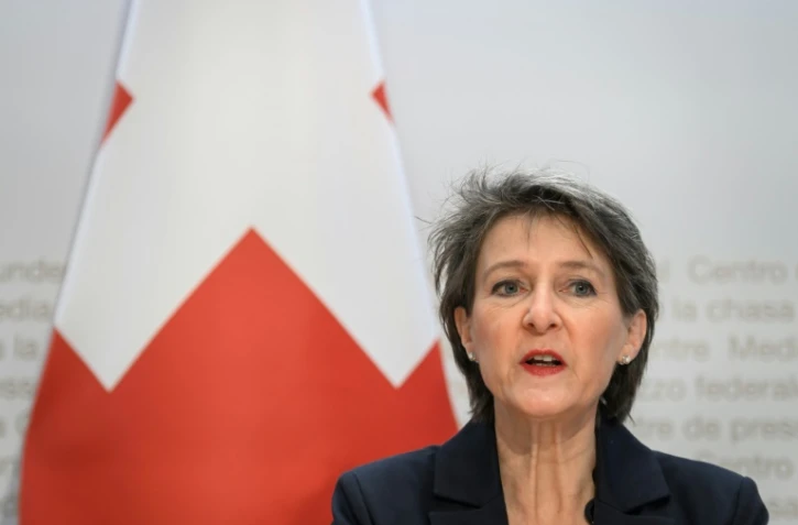 La présidente suisse Simonetta Sommaruga pendant sa conférence de presse sur les mesures contre l'épidémie, à Bern, le 11 décembre 2020