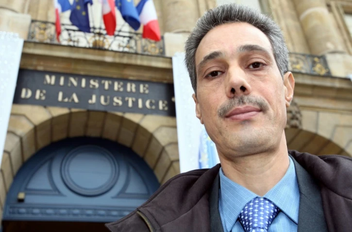 Omar Raddad devant le ministère de la Justice, le 1er décembre 2008 à Paris