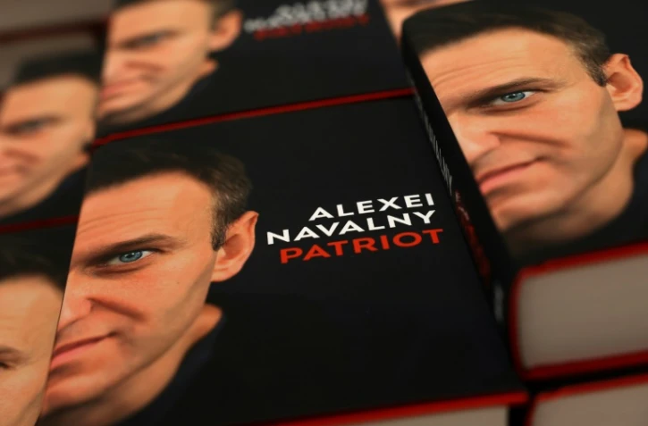 Des exemplaires des mémoires posthumes de l'opposant russe Alexeï Navalny dans une librairie de Londres, le 22 octobre 2024
