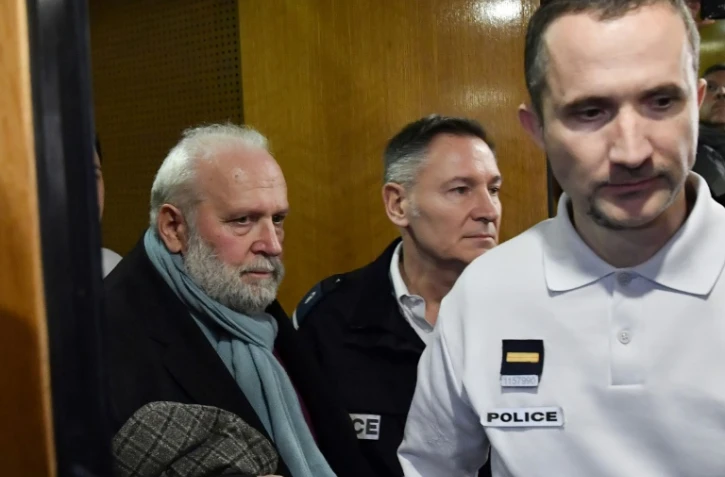 L'ex-prêtre Bernard Preynat, accusé d'agressions sexuelles sur des mineurs, quitte le tribunal de Lyon, le 13 janvier 2020