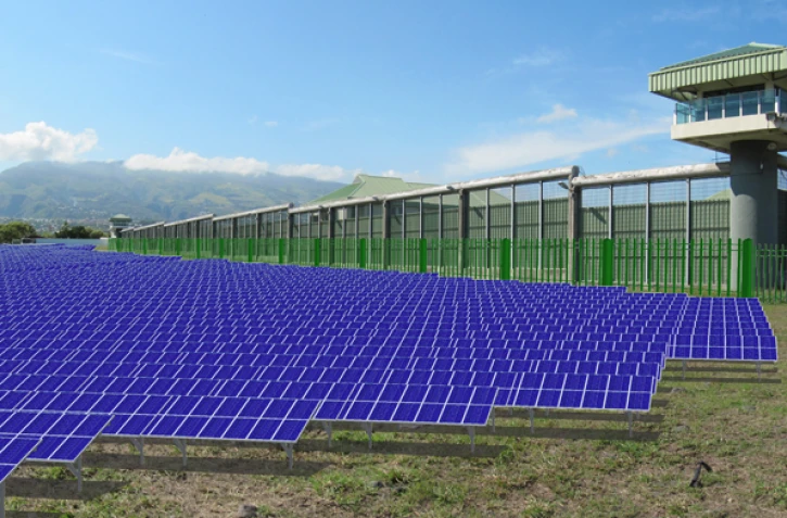 Centre pénitentiaire du Port - 
Centrale photovoltaïque (Photo : DR)