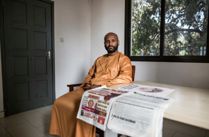 Baba Hydara, à Banjul le 19 avril 2022, est le fils de Deyda Hydara, journaliste gambien et correspondant de l'AFP tué par balles en décembre 2004