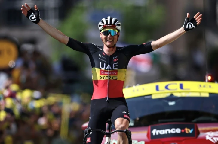 Le Belge Tim Wellens remporte la 15e étape du Tour de France, à Carcassonne, le 20 juillet 2025