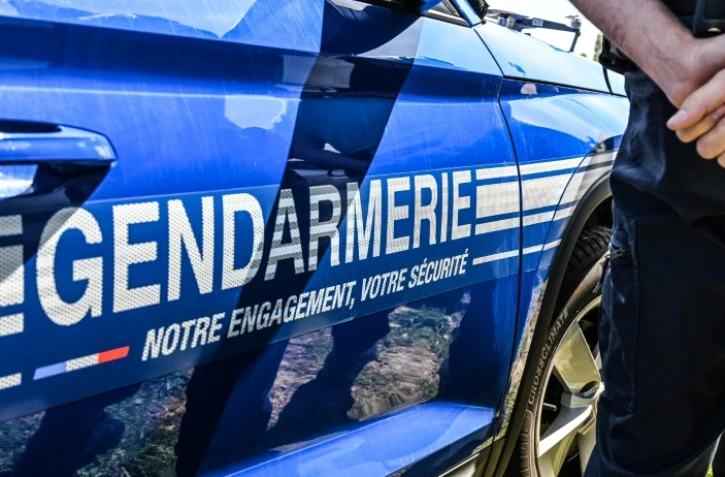 Environ 150 personnes rassemblées pour une fête clandestine dans un hangar désaffecté de Fuveau (Bouches-du-Rhône), près d'Aix-en-Provence, ont été interrompues et certaines verbalisées