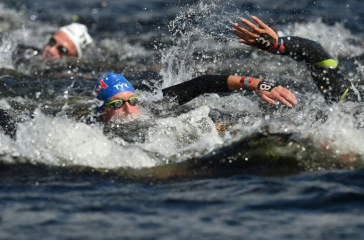 Le Français Marc-Antoine Olivier (c) au 10 km en eau libre lors de l'Euro-2018 de natation, le 9 août 2018 à Glasgow