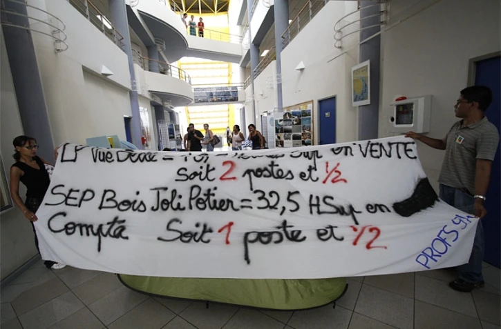 Jeudi 6 Mai 2010


Evacuation du rectortat des enseignants  mutés