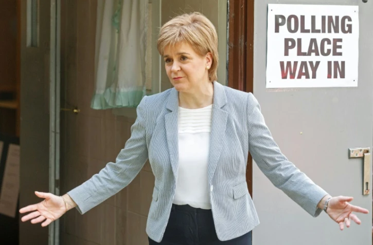 Nicola Sturgeon à la sortie du bureau de vote le 23 juin 2016 à Glasgow
