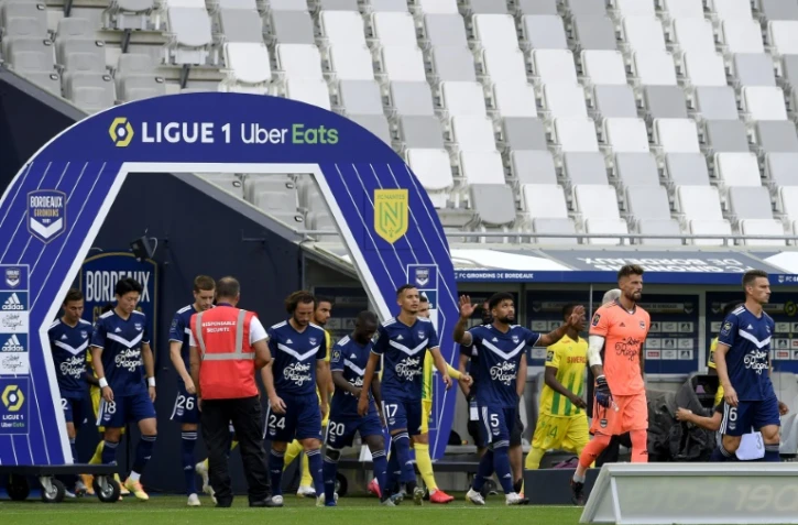 L'entrée sur le terrain des joueurs de Bordeaux et de Nantes pour le match de Ligue 1 au stade Matmut-Atlantique de Bordeaux, le 21 août 2020