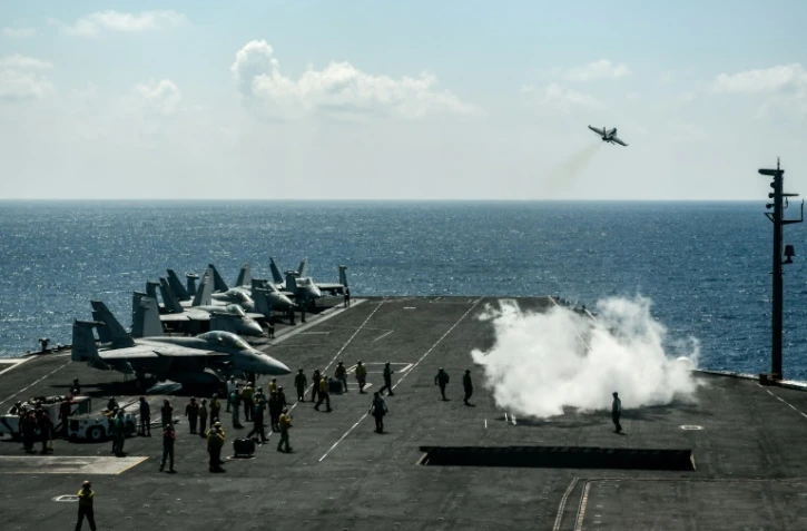Un chasseur Super Hornet F-18 décolle du porte avion USS Harry S. Truman en mer Méditerranée, le 8 mai 2018