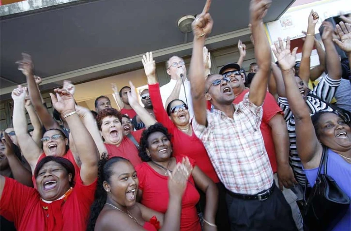 Mercredi 12 mai 2010 - Saint-Louis - Les employés municipaux de Saint-Louis en grève