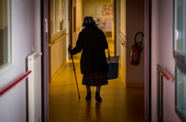 Le confinement dans les Ehpad protège les personnes âgées contre le coronavirus mais peut conduire à un état de détresse parfois fatal