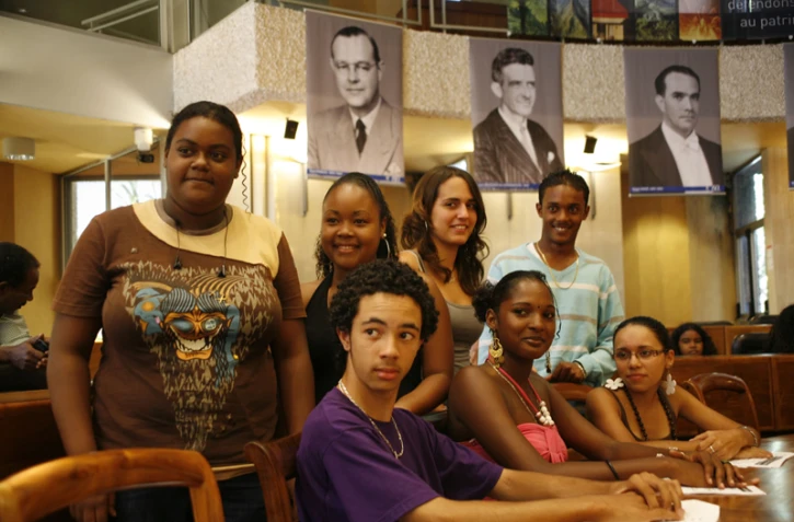 11 jeunes réunionnais à la manifestation nationale du 20ème anniversaire de la 
Convention Internationale des Droits de l'Enfant reçus au Département (Photo : CG974)