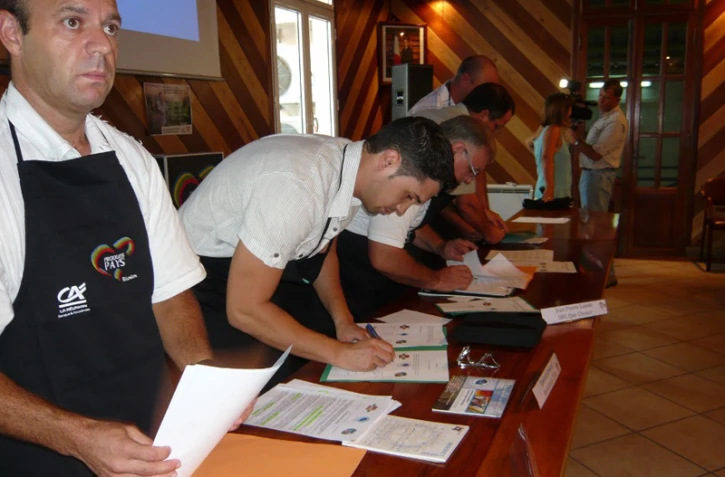 Charte d'engagement mutuel entre les producteurs pays et les associations de consommateurs  (Photo : DR)