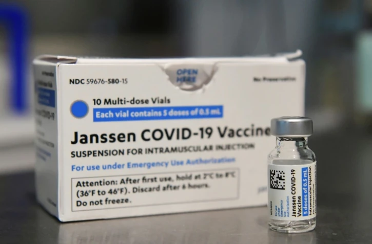 Une boîte de doses du vaccin anti-Covid Janssen, le 7 mai 2021 à Los Angeles 