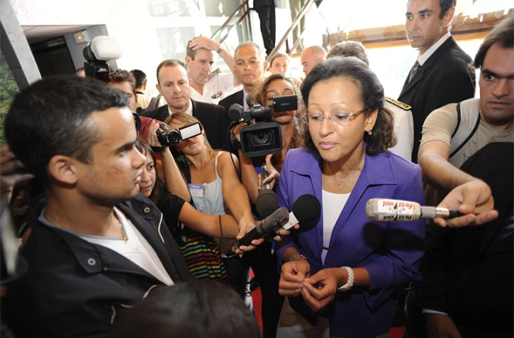 Jeudi 20 mai 2010 - 

Marie-Luce Penchard rencontre les profs mutés en métropole (Photo : Fabrice Wislez pour Imaz Press)