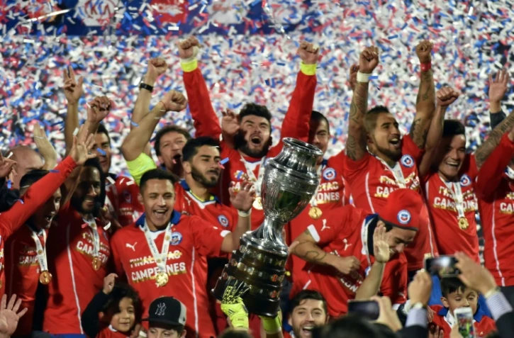 L'équipe du Chili en liesse après avoir remporté la Copa America en finale face à l'Argentine, le 4 juillet 2015 à Santiago