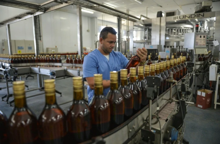 Dans une distillerie de rhum, à San Jose de las Lajas, à Cuba, le 15 mars 2018