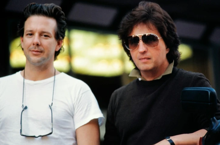 Michaël Cimino (d) et l'acteur Mickey Rourke après la présentation de "L'année du dragon", le 10 octobre 1985 à Nice