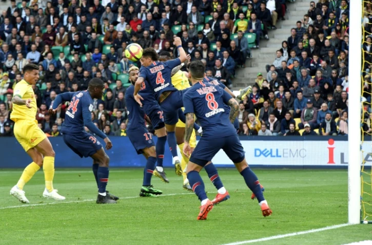 La défense du PSG s'incline devant le FC Nantes, lors du match en retard de la 28e journée de Ligue 1 disputée à La Beaujoire, le 17 avril 2019