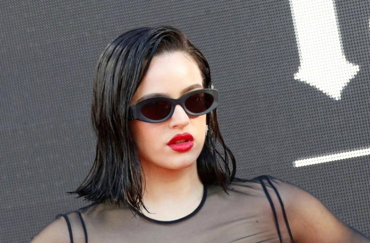 La chanteuse espagnole Rosalia à la 23e édition des Latin Grammy awards à la Mandalay Bay's Michelob Ultra Arena de Las Vegas, dans le Nevada, le 17 novembre 2022