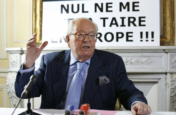 L'ex-président du FN Jean-Marie Le Pen, le 20 novembre 2015 à Saint-Cloud près de Paris