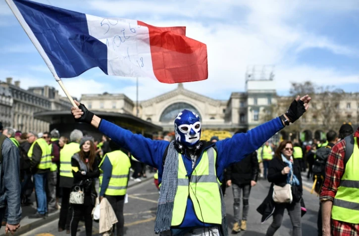 Un manifestant lors de l'acte 20 des gilets jaunes le 30 mars 2019 à Paris