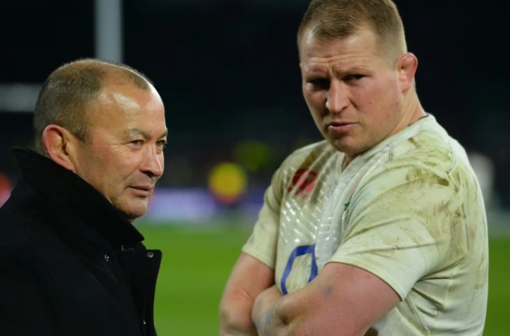 Le sélectionneur du XV d'Angleterre Eddie Jones (g) et son talonneur et capitaine Dylan Hartley après le match du Tournoi des six nations contre l'Irlande à Twickenham, le 27 février 2016