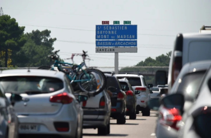 Des automobilistes sur l'A63 près de Bordeaux, le 4 août 2018 lors d'un épisode de canicule