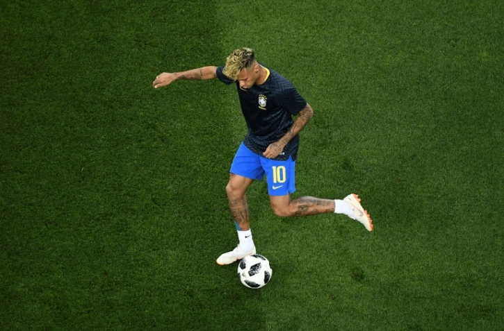L'attaquant brésilien Neymar à l'échauffement avant le match contre la Suisse, le 17 juin 2018 à Rostov