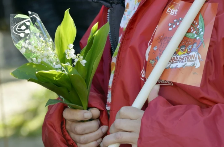 Des syndicats CGT, SUD et FSU réunis dans le collectif "Front social", vont défiler le 1er mai à Paris pour appeler "à battre les deux candidats" à la présidentielle