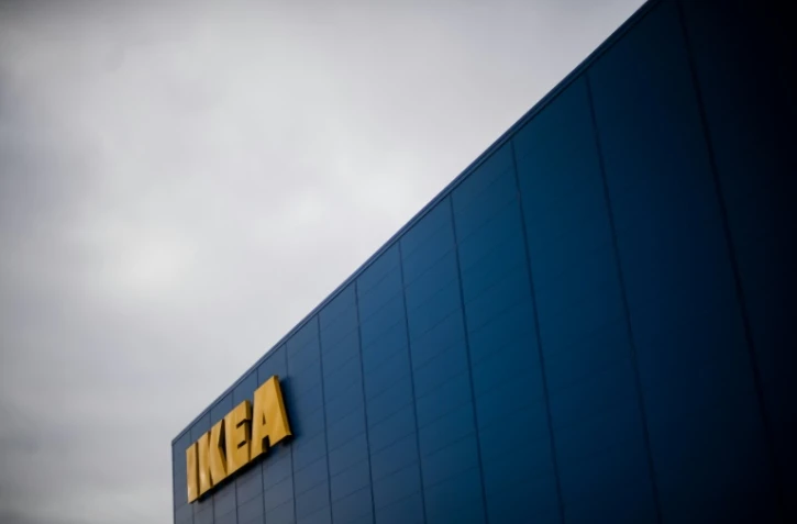 Le logo de l'enseigne d'ameublement Ikea, à l'extérieur d'un magasin à Saint-Herblain, près de Nantes, le 13 janvier 2021