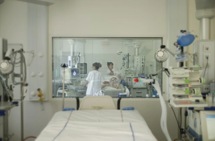 Un service de réanimation dans un hôpital de banlieue parisienne, en 2013