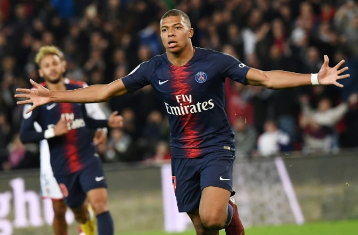L'attaquant du PSG Kylian Mbappé vient de marquer contre Lyon en Ligue 1 le 7 octobre 2018 au Parc des Princes  