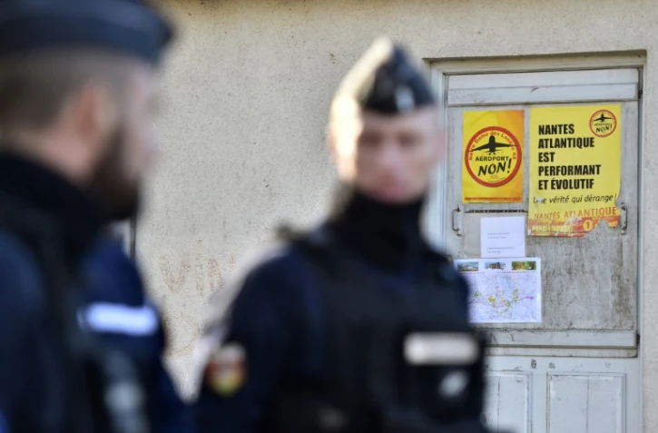 Des gendarmes surveillent le site de Notre-Dame-des-Landes, près de Nantes, le 26 janvier 2018