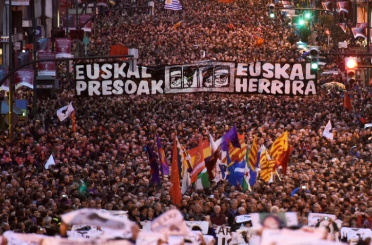 Des proches de prisonniers basques manifestent, le 9 janvier 2016 Ă Bilbao