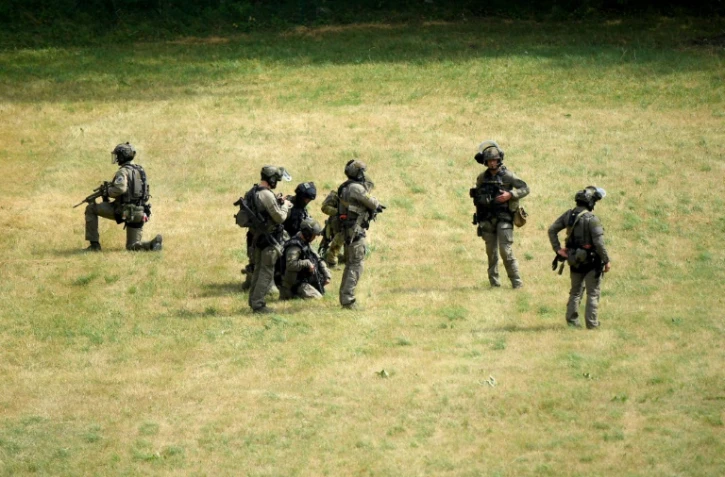 Militaires et membres du GIGN traquent un homme "armé et dangereux" dans les Alpes-Maritimes, le 19 juillet 2021