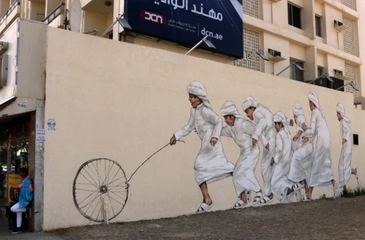 Fresque d'enfants par l'artiste lituanien Ernest Zacharevic à Dubaï, le 6 février 2017