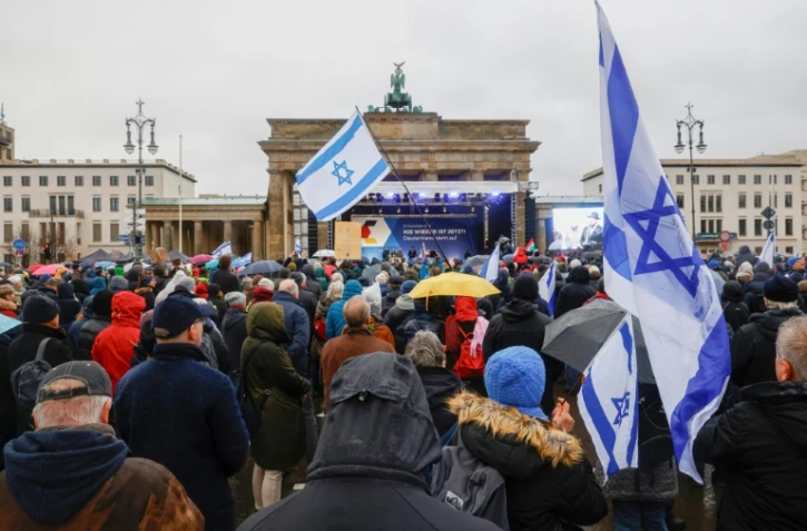 Manifestation contre l'antisémitisme et le racisme, le 10 décembre 2023 à Berlin, alors que les incidents anti-juifs ont augmenté en Allemagne depuis le début de la guerre à Gaza
