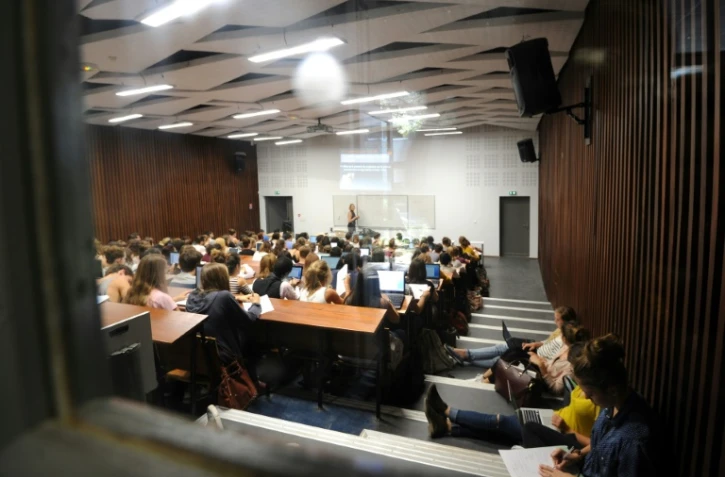 Le doyen de la Faculté de droit et science politique de Montpellier, Philippe Pétel, a remis sa démission au président de l'Université, après la violente éviction dans la nuit de jeudi à vendredi par des hommes cagoulés d'étudiants qui occupaient un amphithéâtre