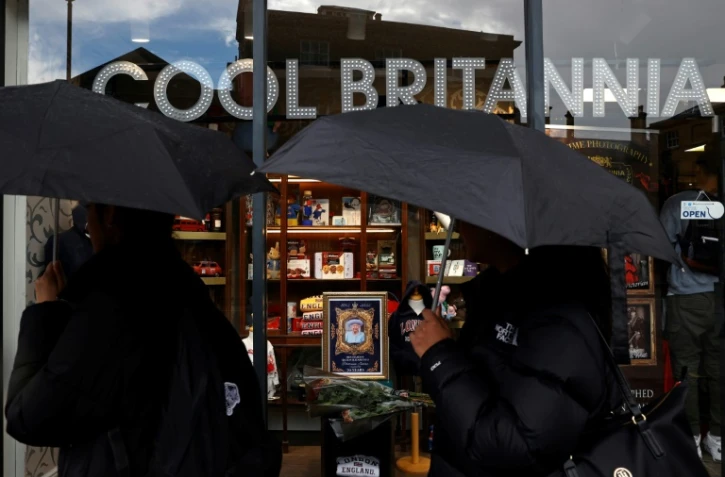 Devant un magasin de souvenirs à Londres, le 9 septembre 2022